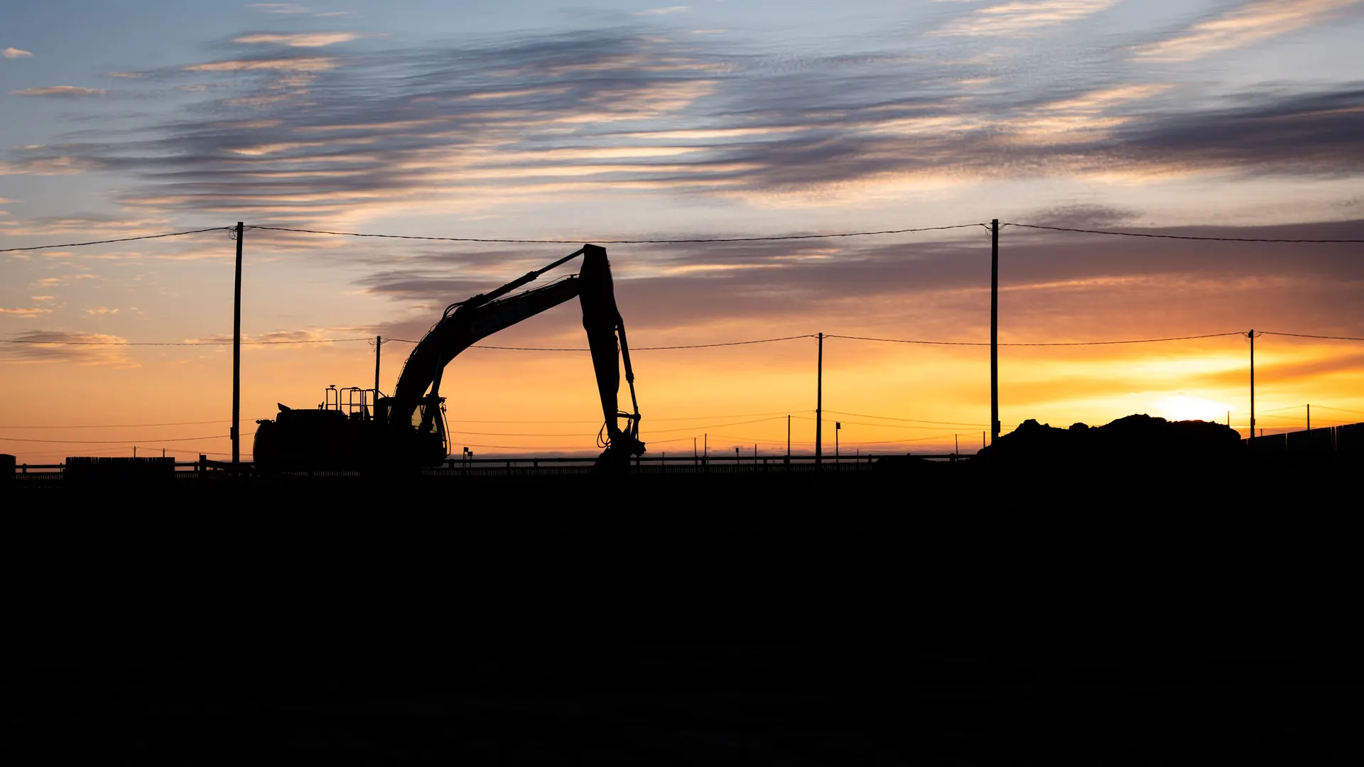 Subterrain Excavating heavy equipment working in Southern Alberta